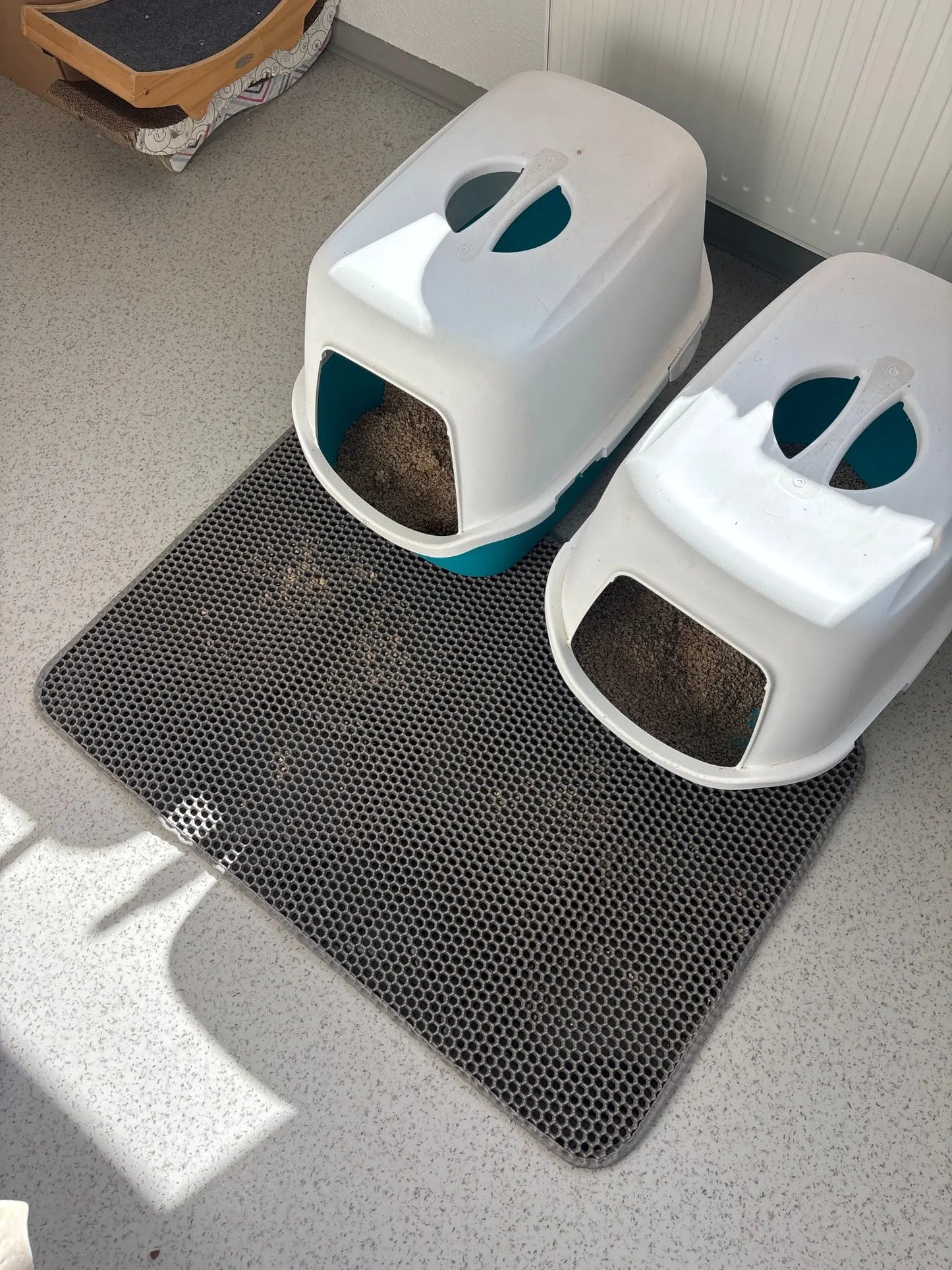 Mata MruczekCleanPaw™ – Dwuwarstwowa mata pod kuwetę kota